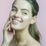 SKINLOVERS Drėkinantis veido kremas su hialurono rūgštimi